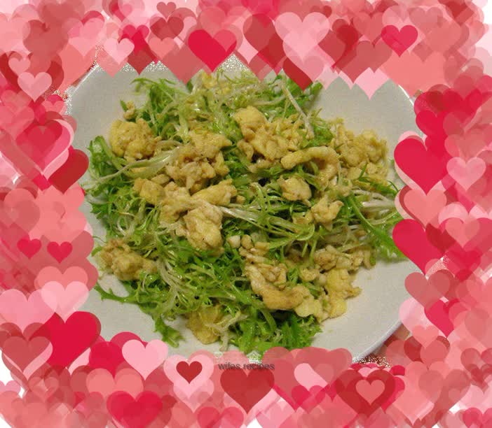 Bitter chrysanthemum mixed with eggs