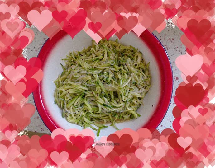 A cool and refreshing summer dish - cucumber and vermicelli