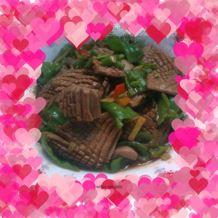 Stir-fried kidneys with green and red peppers