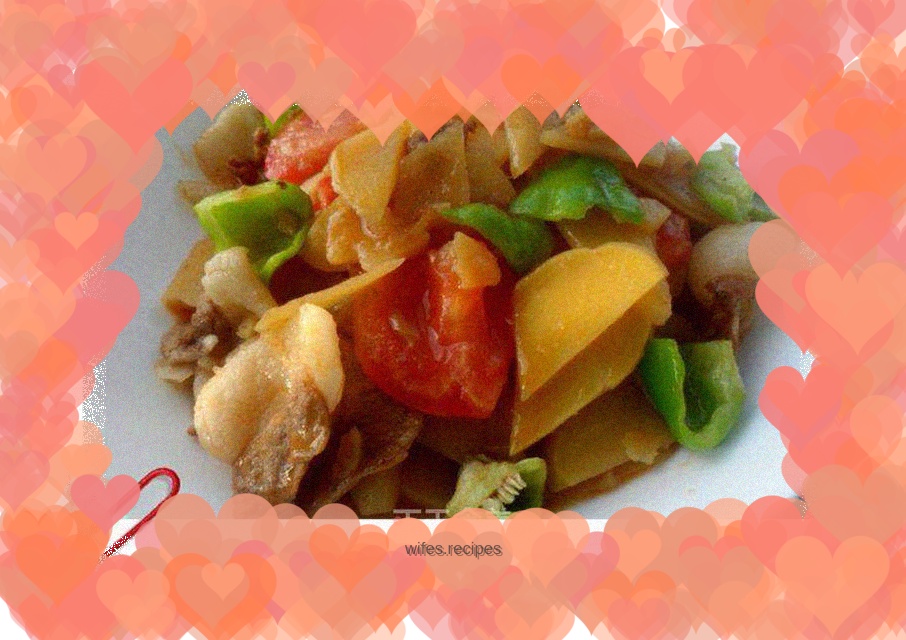Northeastern home-cooked food - tomato, green pepper and potato slices