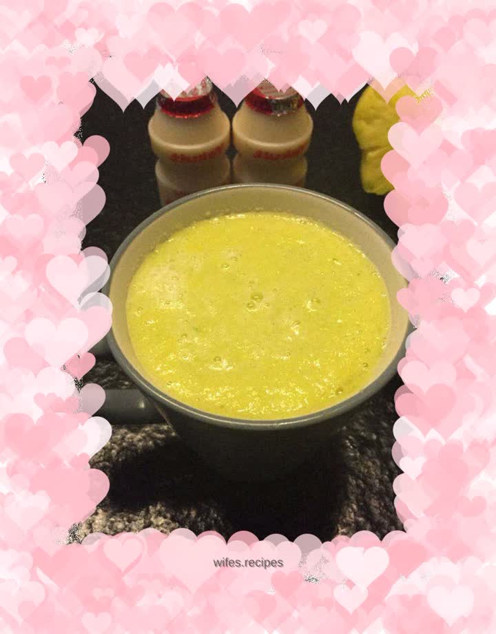 Freshly squeezed pineapple juice