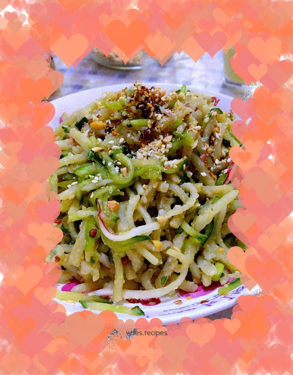 Cold yam balls (delicacy of Bameng region, Inner Mongolia)