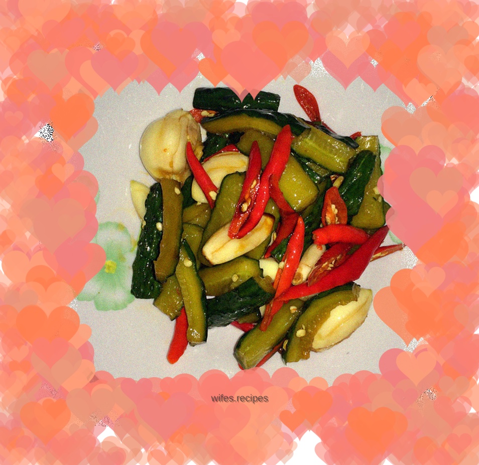 Spicy and sour pickled cucumbers