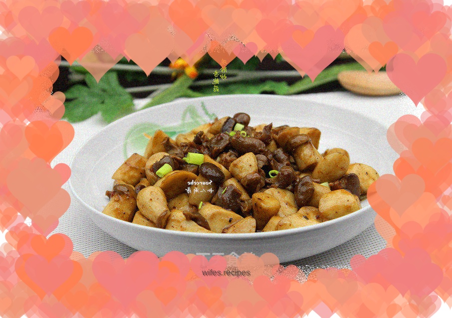 Stir-fried chicken gizzards with king oyster mushrooms