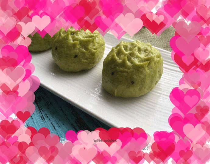 Spinach Hedgehog Buns