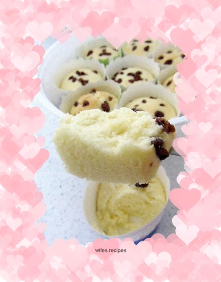 Walnut Yogurt Cupcakes