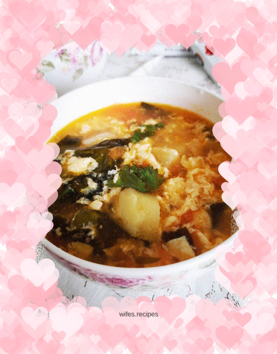 Tomato, potato and egg soup