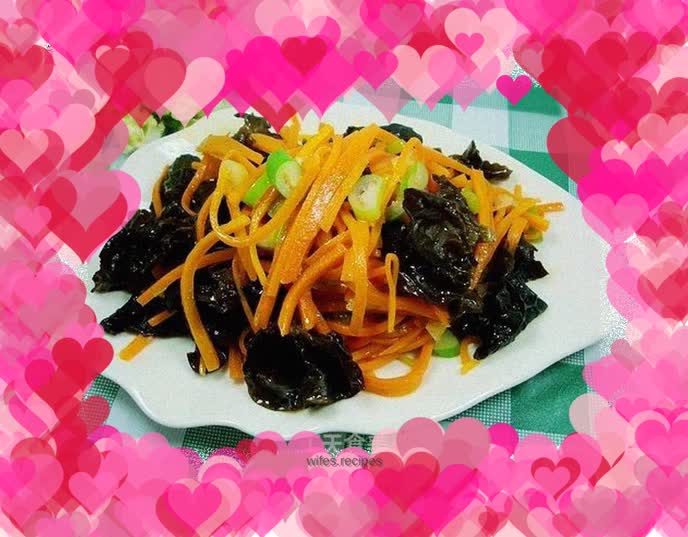 An auxiliary side dish for lowering blood pressure—fried carrots and fungus