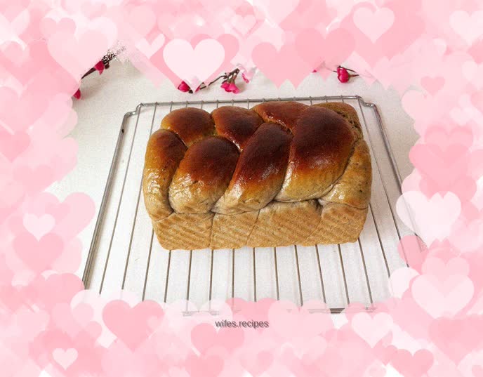 Black sesame flour toast