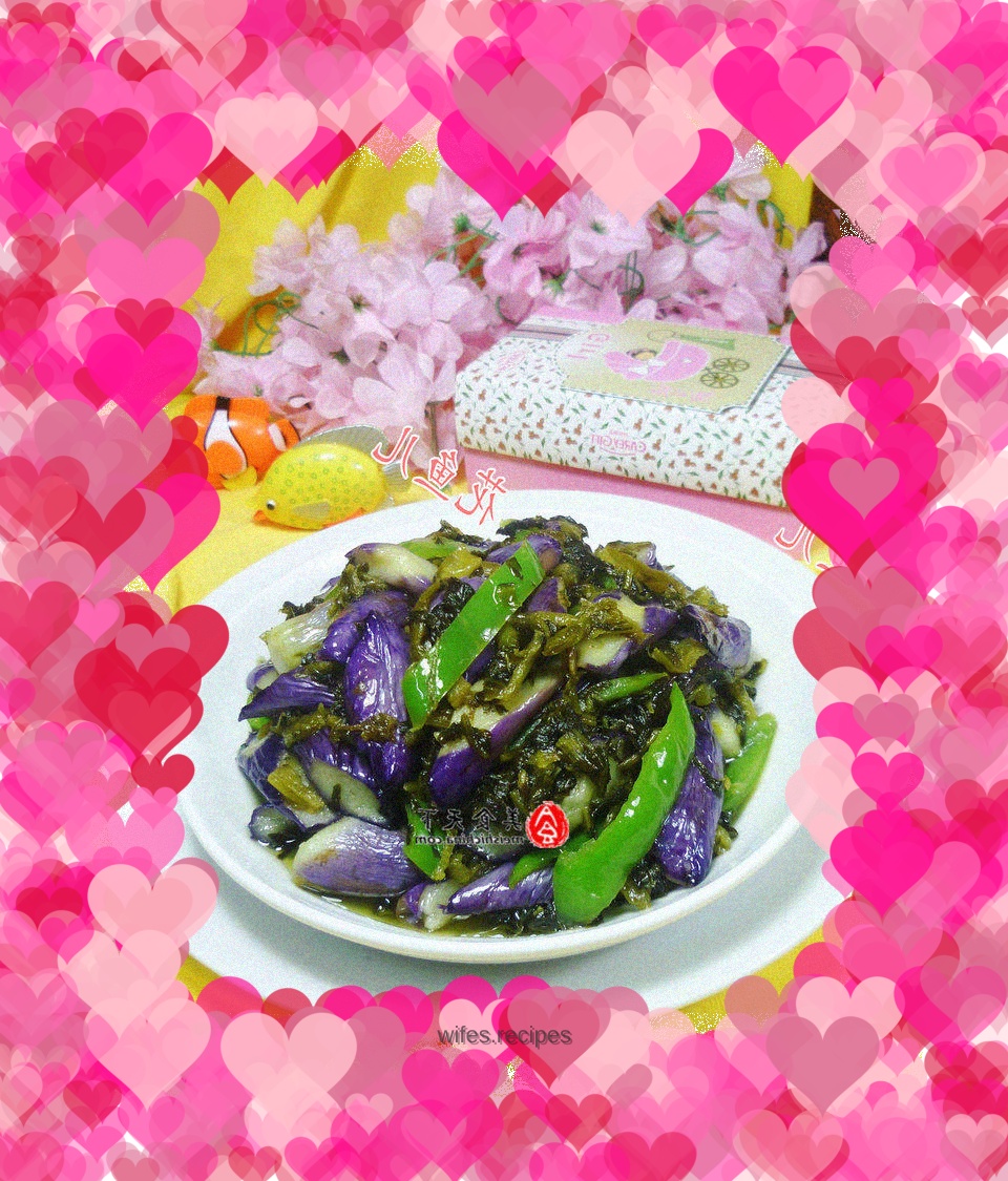 Stir-fried eggplant with pepper and sauerkraut