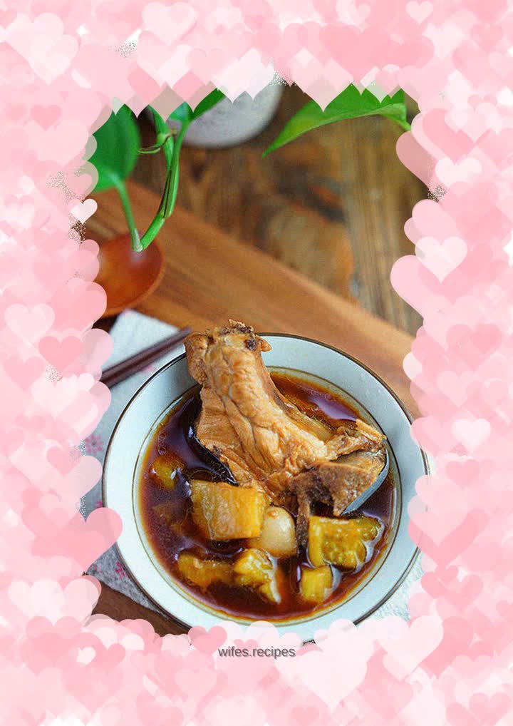 Braised bitter melon with large ribs