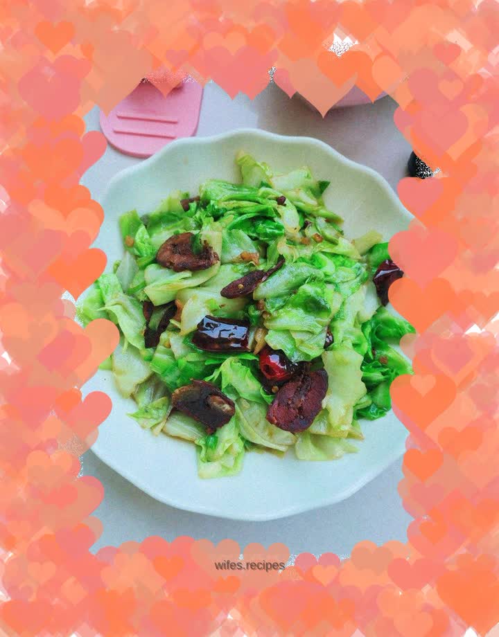 Stir-fried cabbage with sausage
