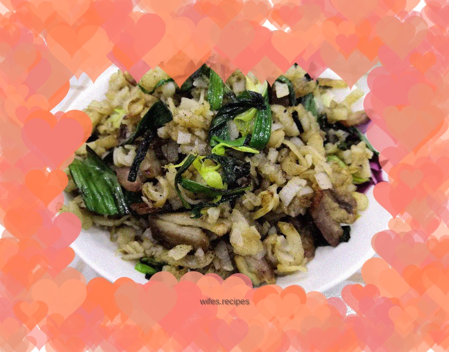 Stir-fried shredded beans with bacon, pesto and garlic