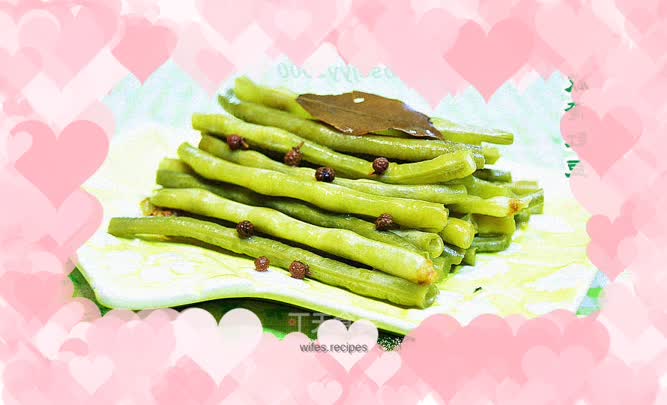 Salted pickled cowpeas