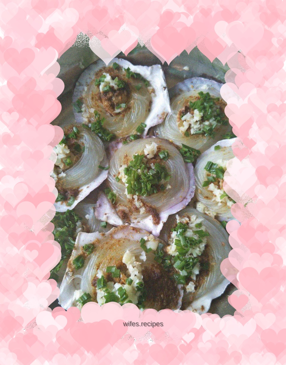 Steamed scallops with garlic vermicelli