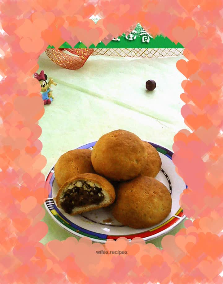 Yunnan style flower rose mooncake