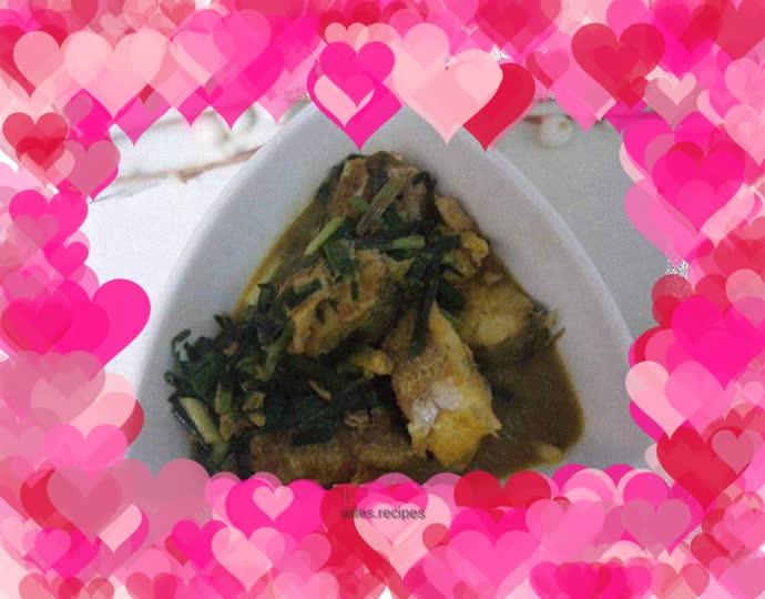 Stir-fried small yellow croaker with garlic