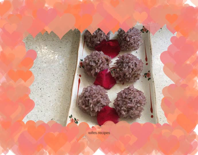 Purple glutinous rice meatballs