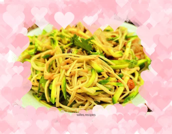 Cucumber mixed with enoki mushrooms