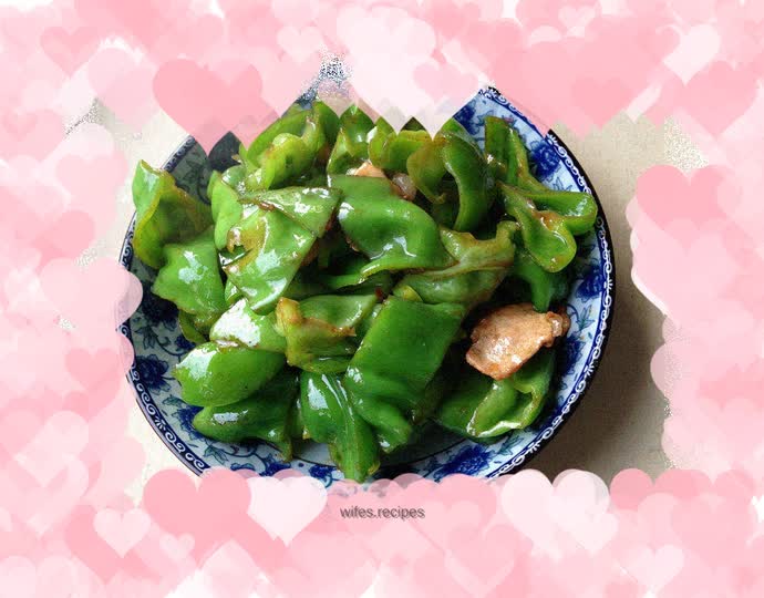 Fried pork with green pepper