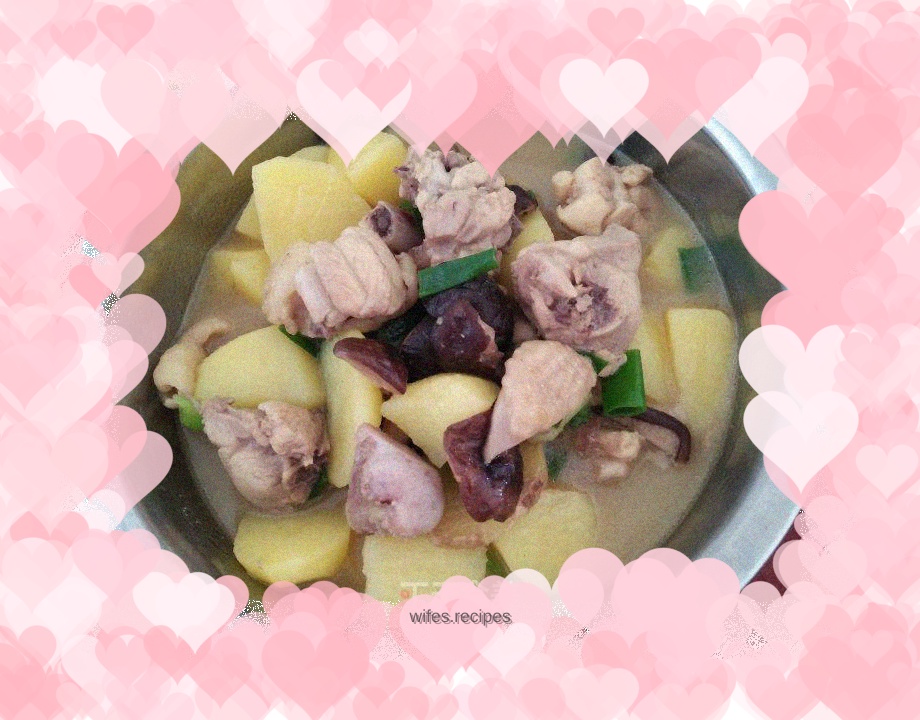 Chicken nuggets roasted with potatoes