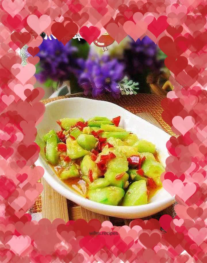 Stir-fried loofah with chopped pepper