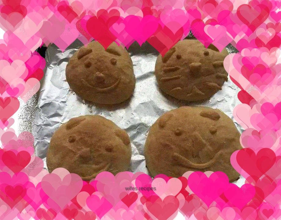 Blueberry Monster Buns by: Staff Writer of Pulan Hi-tech Blueberry Food