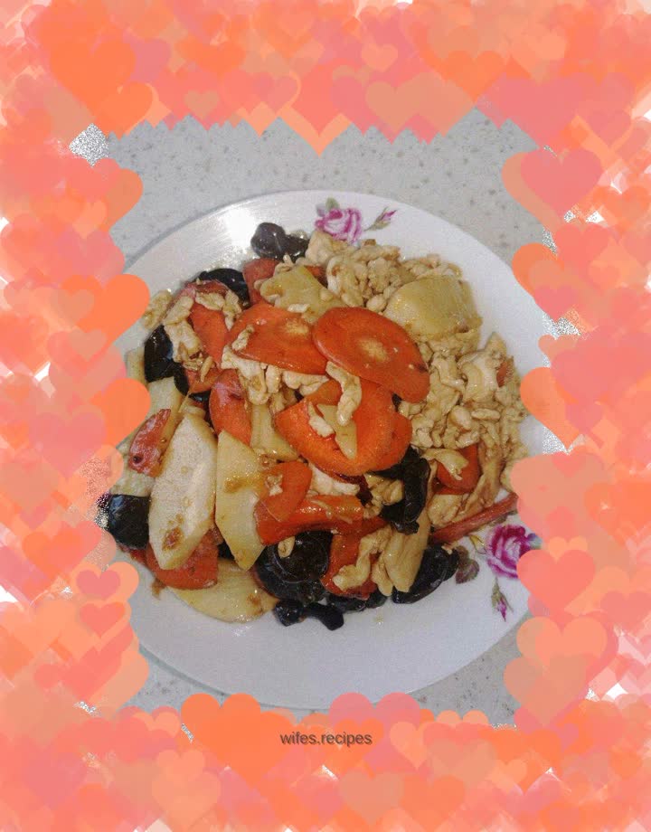 Stir-fried chicken slices with winter bamboo shoots