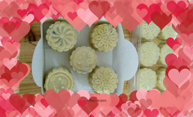 Milky mung bean cake (bean paste filling) sweet