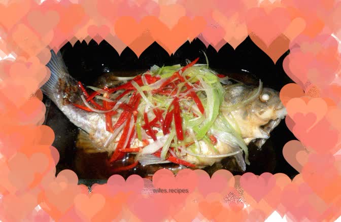 Steamed crucian carp with black bean sauce