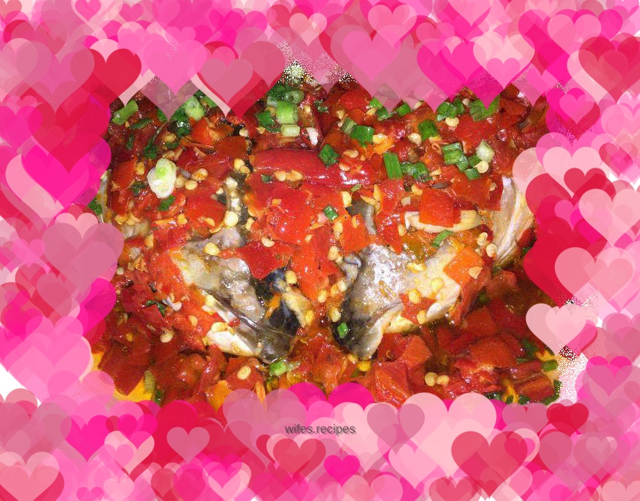 Fish head with chopped pepper