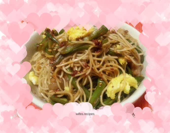 Fried noodles with green beans
