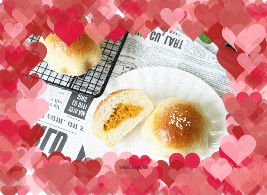 Fall in love at first bite, no need for butter, salted egg yolk pumpkin floss bread!