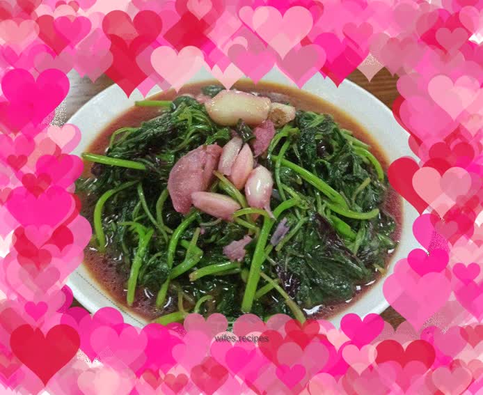 Stir-fried red amaranth with garlic