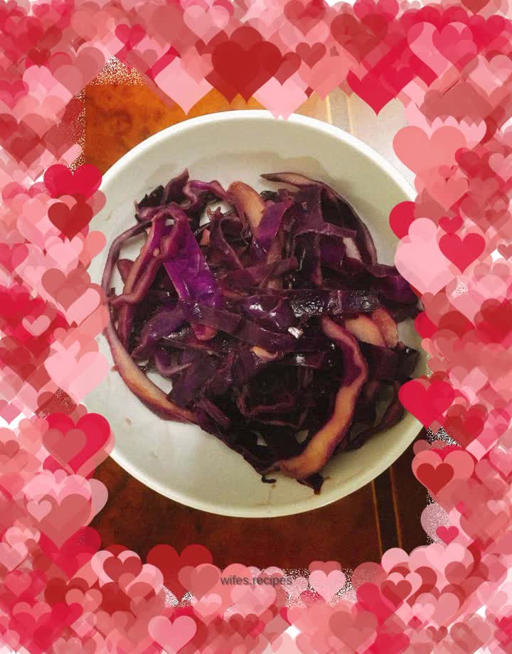 Stir-fried purple cabbage