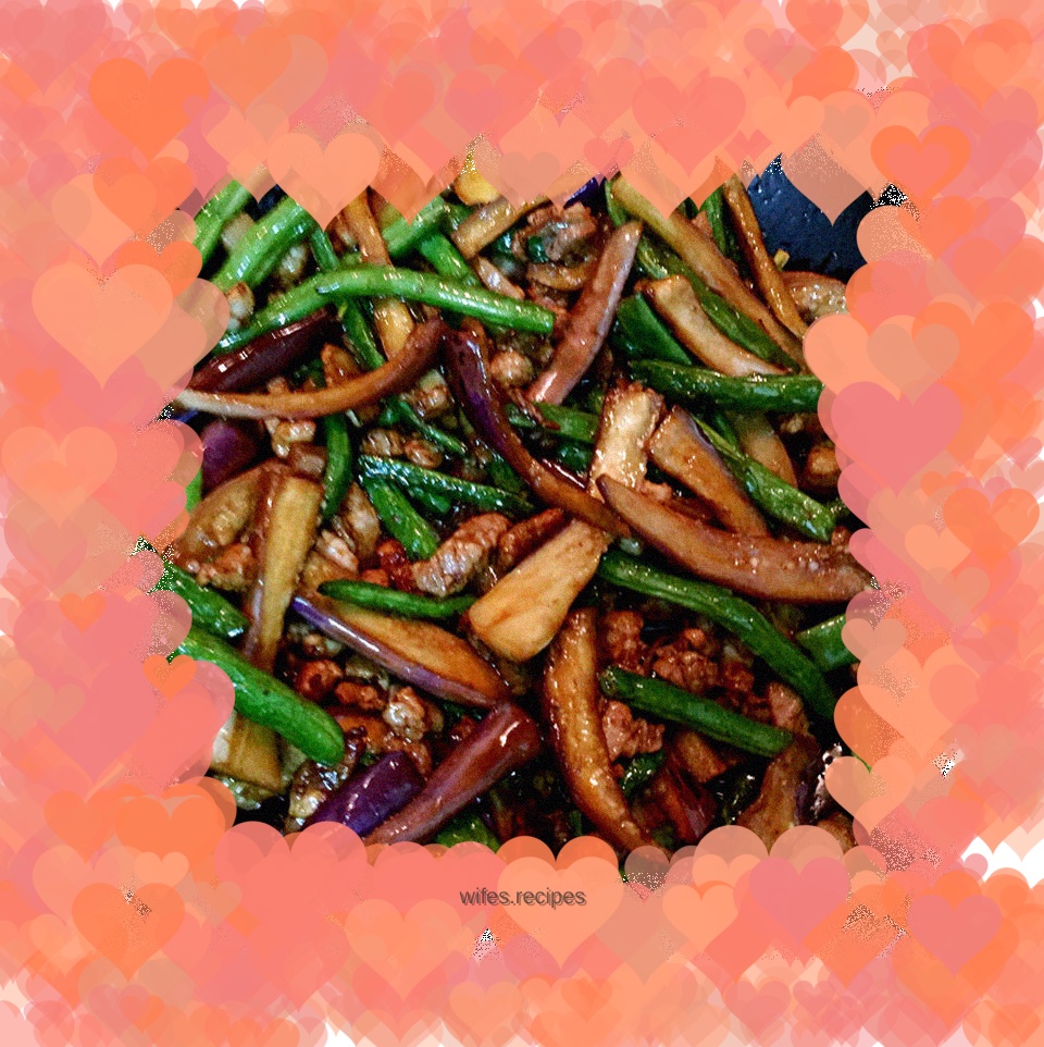 Braised beans with diced meat and tomatoes