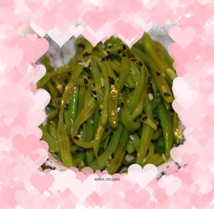 Garlic salad beans