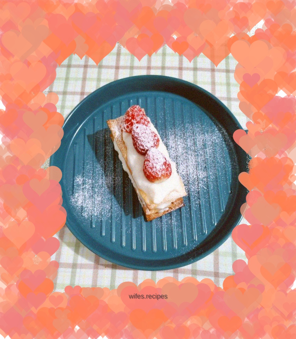 Hand cake strawberry cake