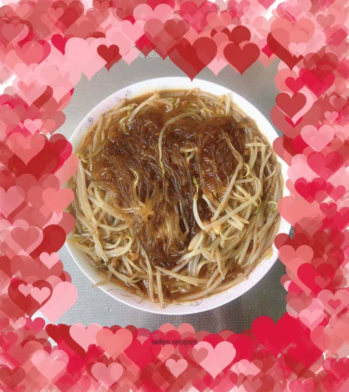 Fried vermicelli with mung bean sprouts