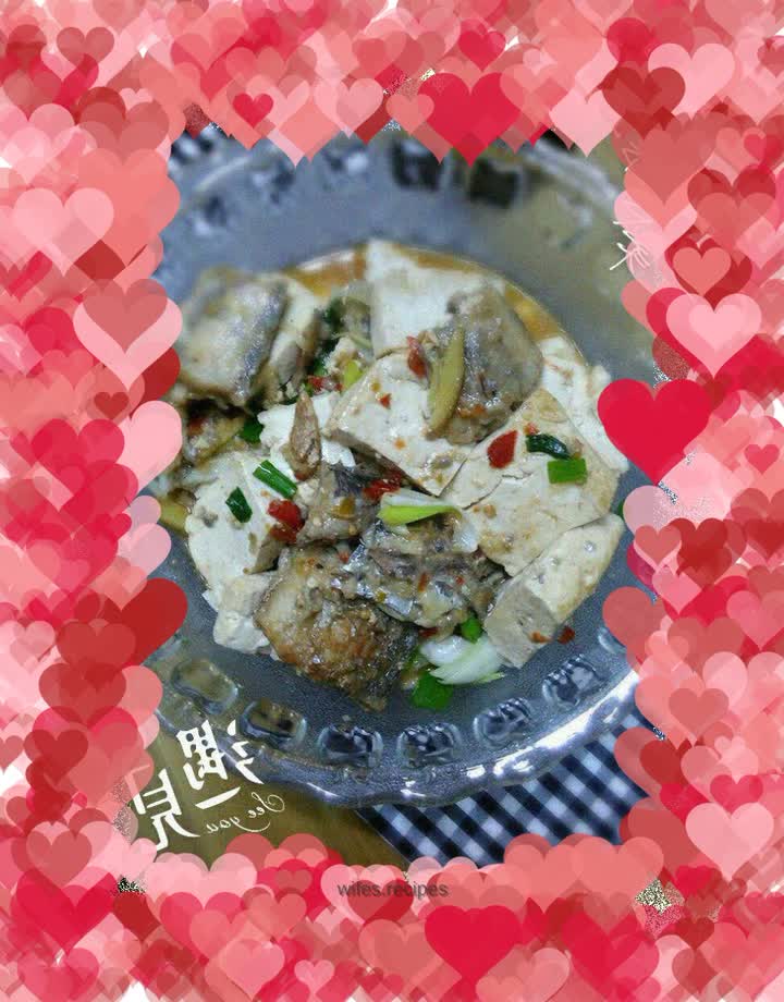 Hairtail fish stewed with tofu