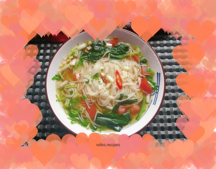 Tomato and spinach clear soup noodles