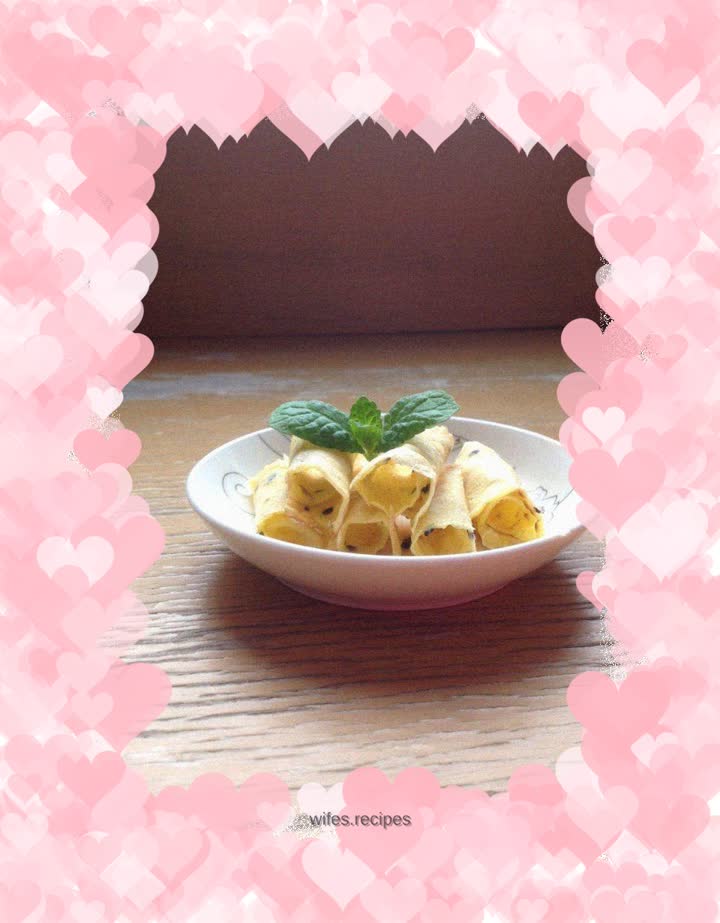 Mini sesame egg rolls