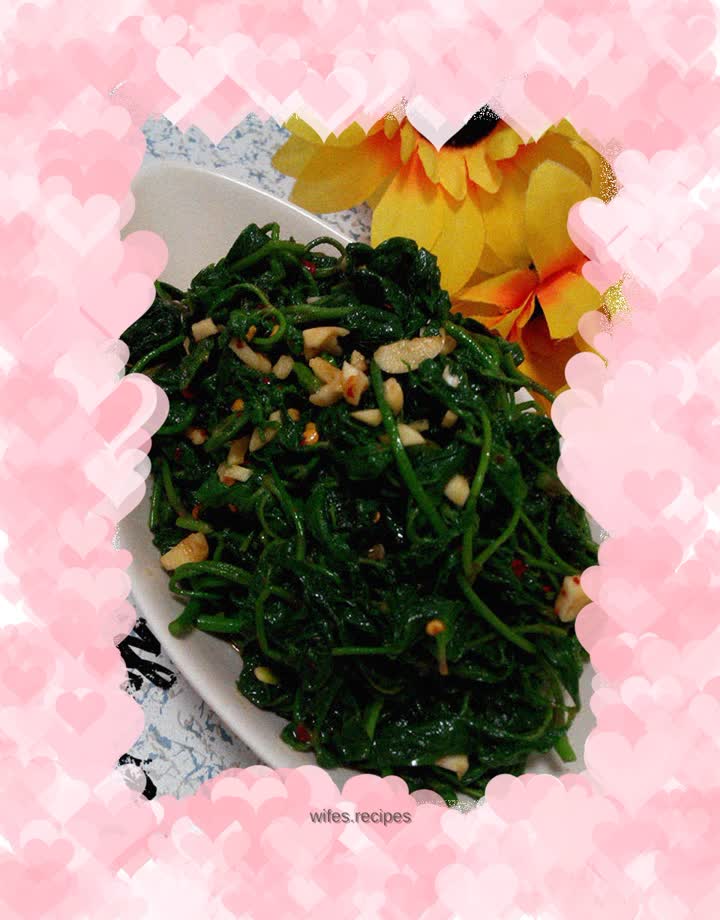 Young leaves of Acanthopanax senticosus