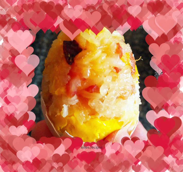 Delicious glutinous rice eggs