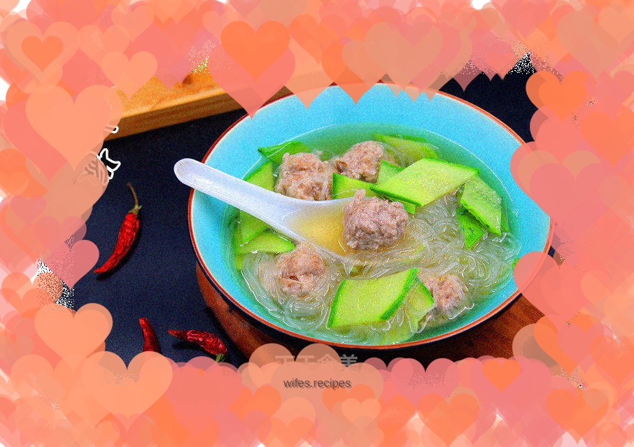Melon slices, vermicelli and meatball soup