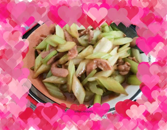Stir-fried pork slices with celery
