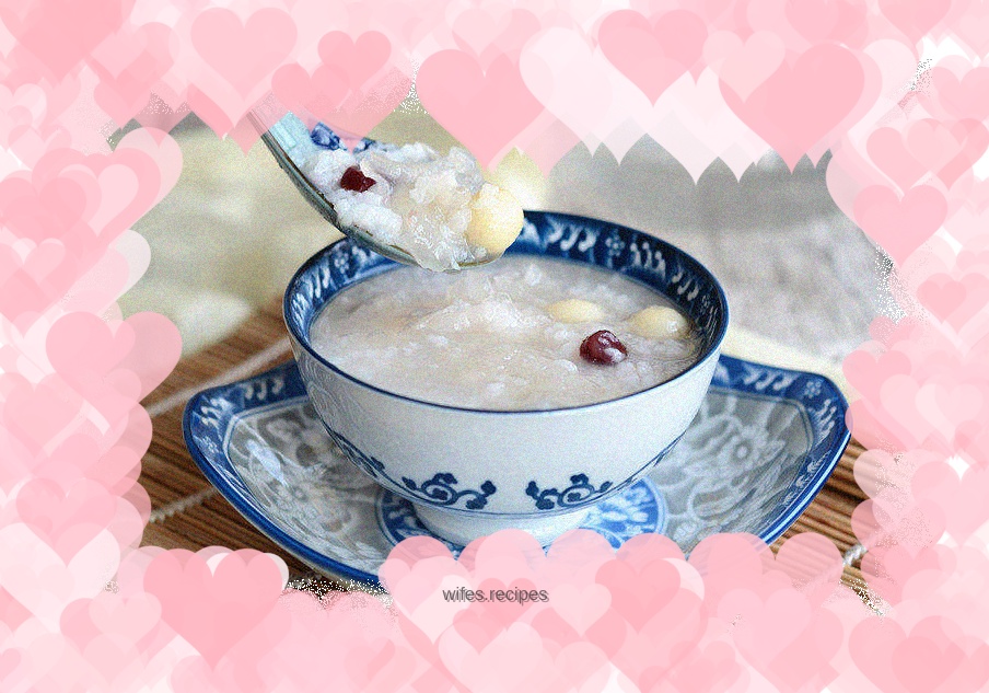 Rock Sugar Tremella Lotus Seed Porridge