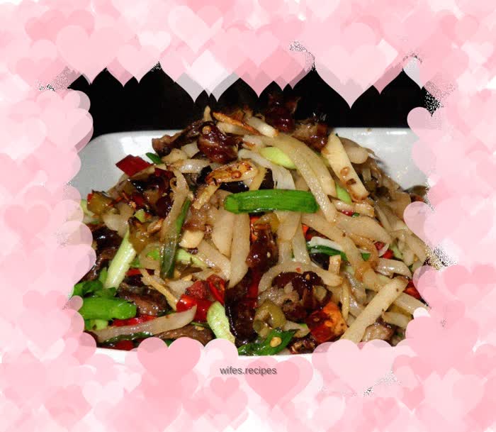 Stir-fried large intestine with shredded radish