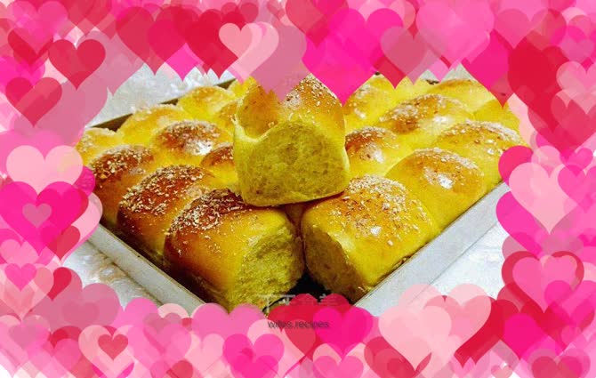 Milky carrot steak buns