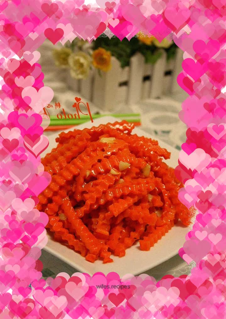 Fried carrots with minced garlic